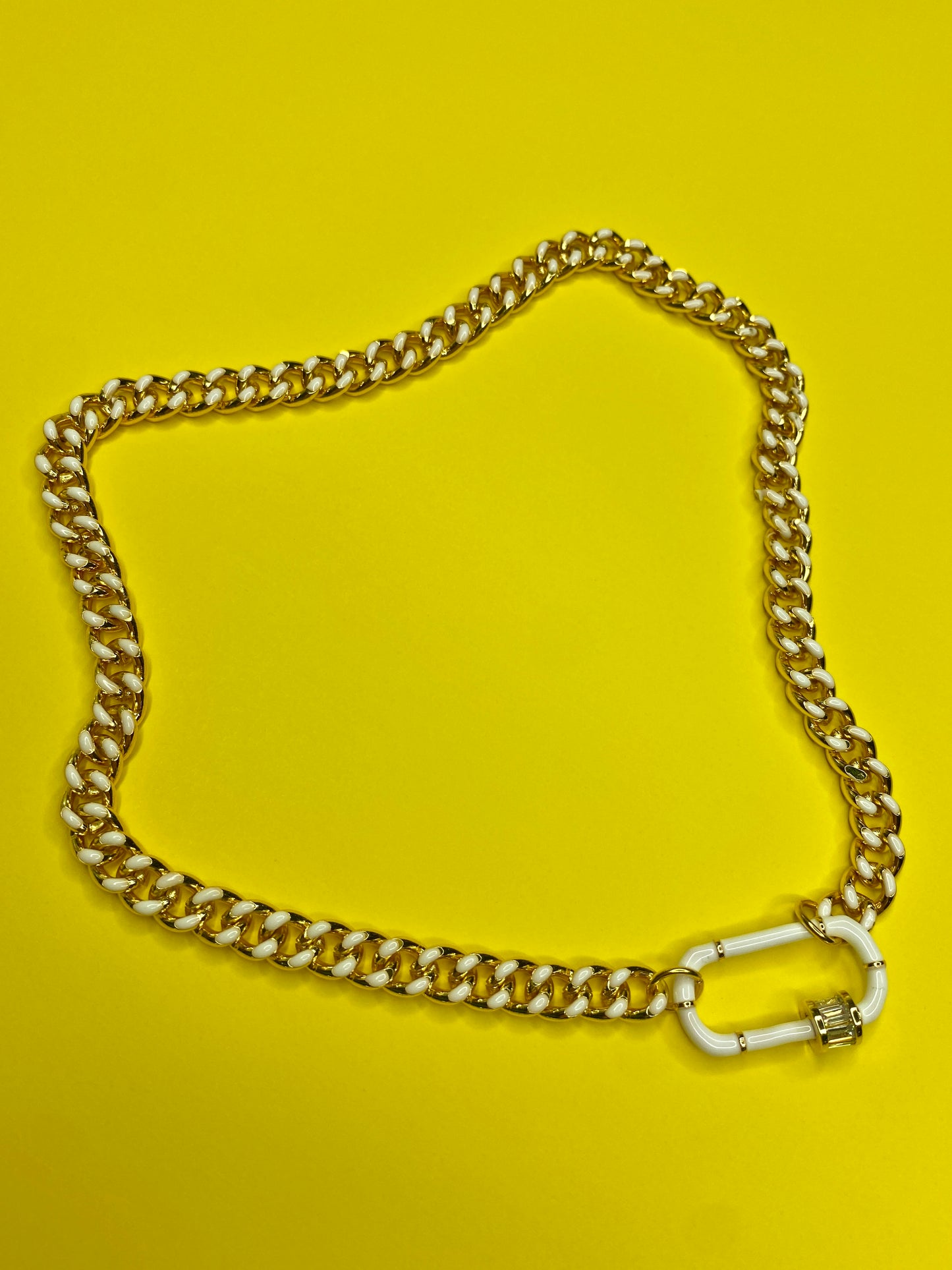 Color Chocker