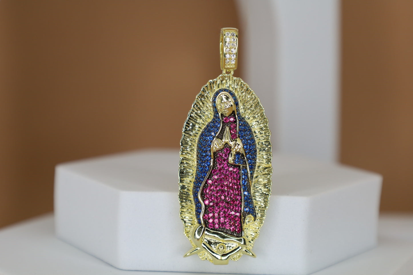 Virgen Pendant