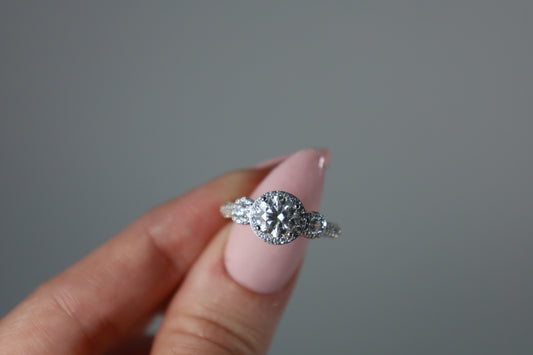 My Queen Moissanite Ring