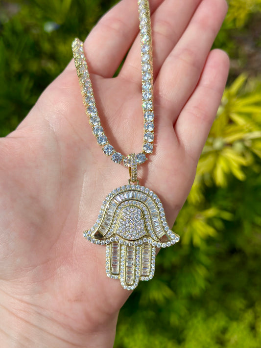 Prong Hamsa Pendant