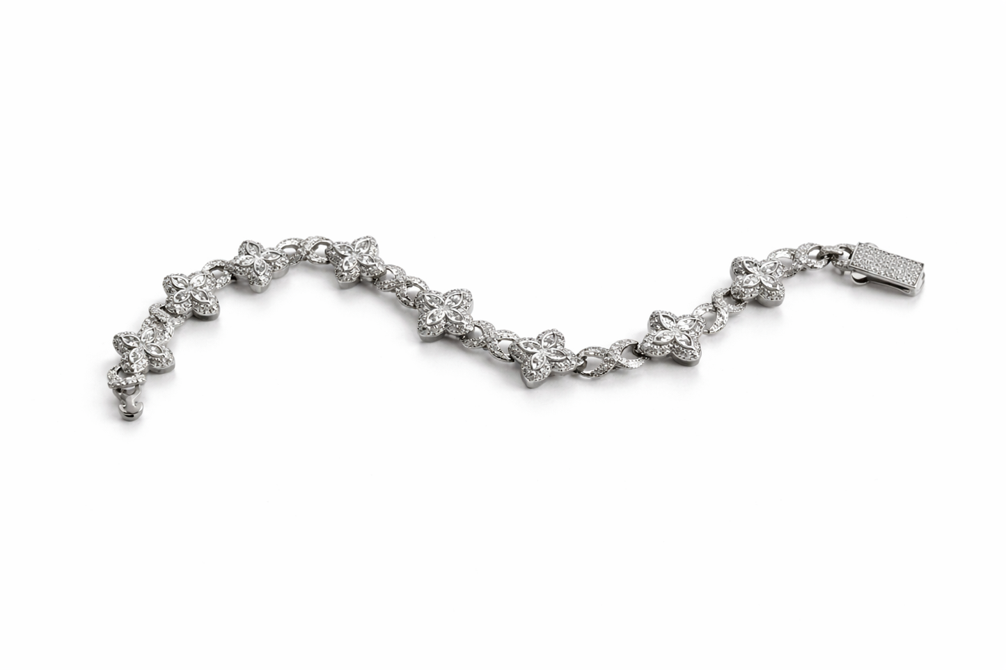 Flowinit Necklace Set